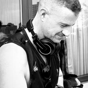 Escucha DJ BEN BAKER || PODCASTS AND LIVE SETS en la aplicación