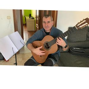 Escucha La guitarra En braille accesible en la aplicación