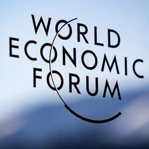 Escucha World Economic Forum en la aplicación